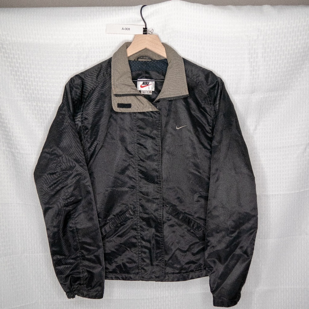 NIKE -  WINDBREAKER JACKET - BLACK - MEDIUM